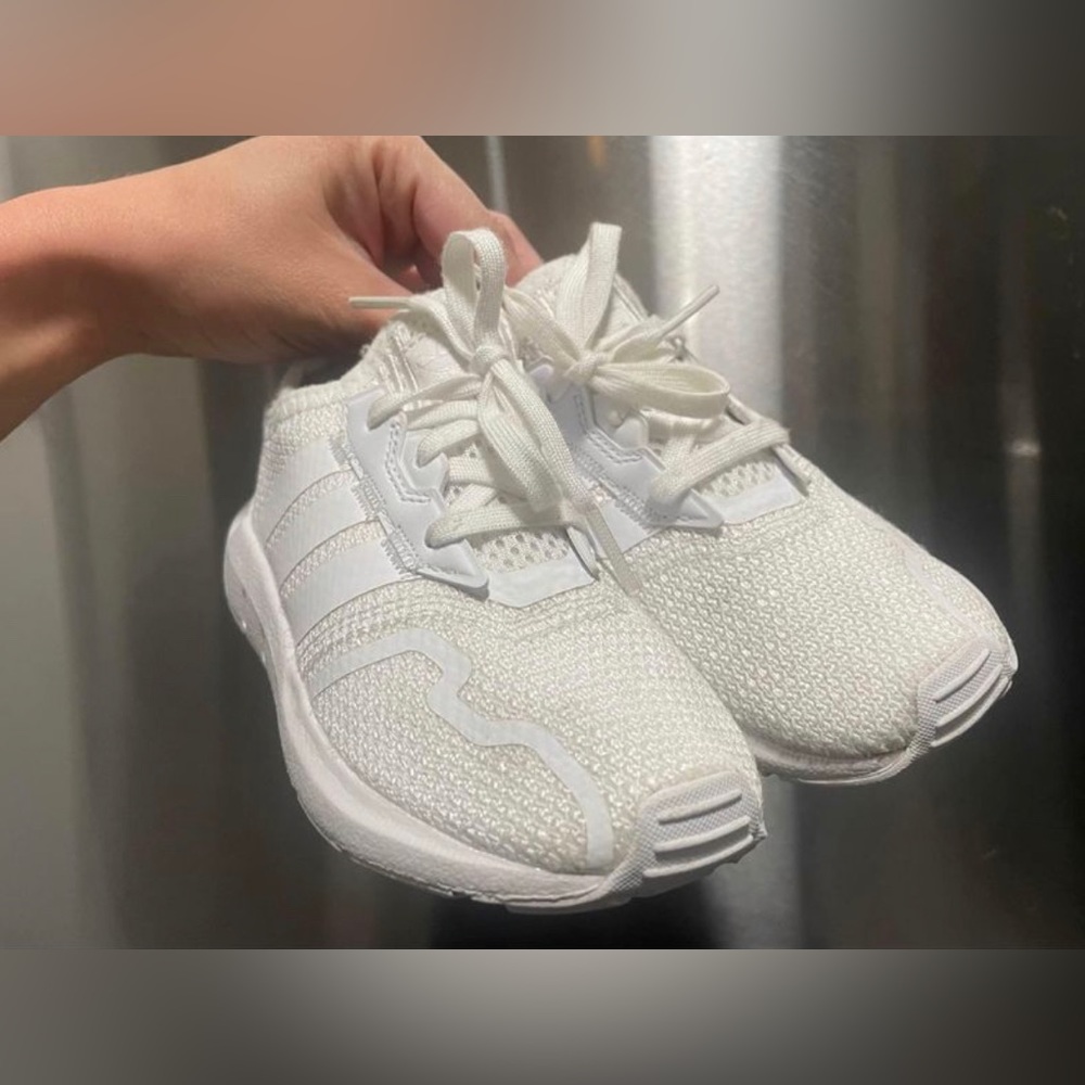 All white Adidas Multix sneaker for Kids - size 9k -